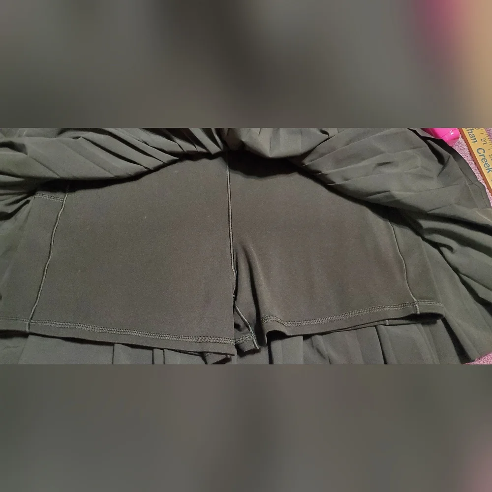 Aerie Black Mini Dress Pleated Bottom Half And Built In Shorts Underneath Sz XL - Picture 8 of 8